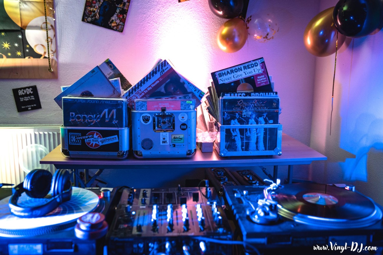 70er Mottoparty DJ